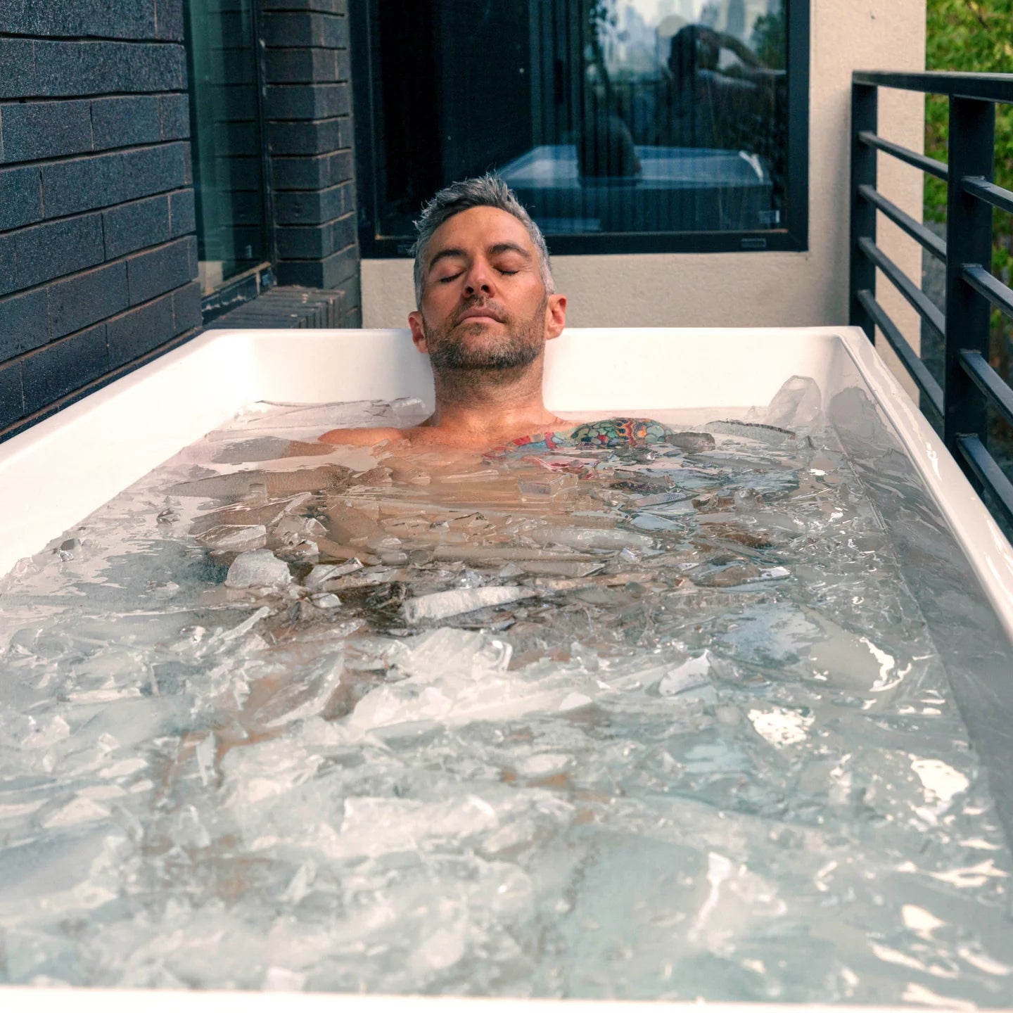 Revive 6 Person Traditional Sauna & Acrylic Plunge